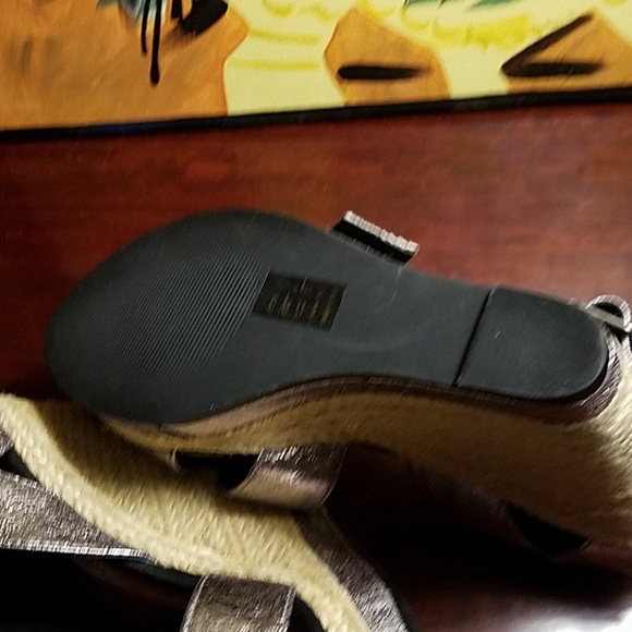 Michael Antonio matallic wedge - Picture 4 of 4